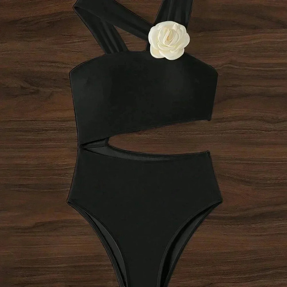 Black Women's One-Piece Swimsuit With Hollow Out Design - Picture 6 of 6